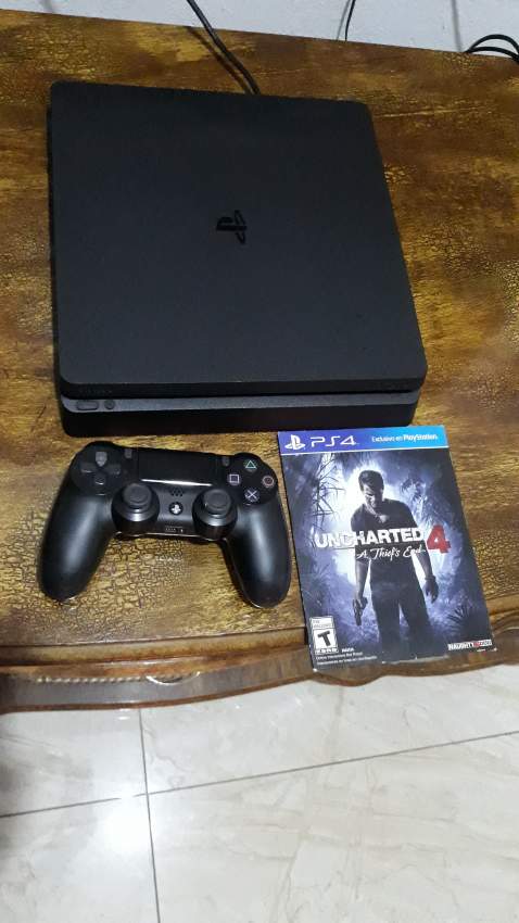 Ps4 slim on Aster Vender