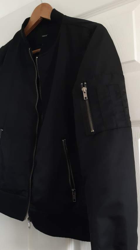 Blazer Forever 21/ Size S - 1 - Jackets & coats (Women)  on Aster Vender