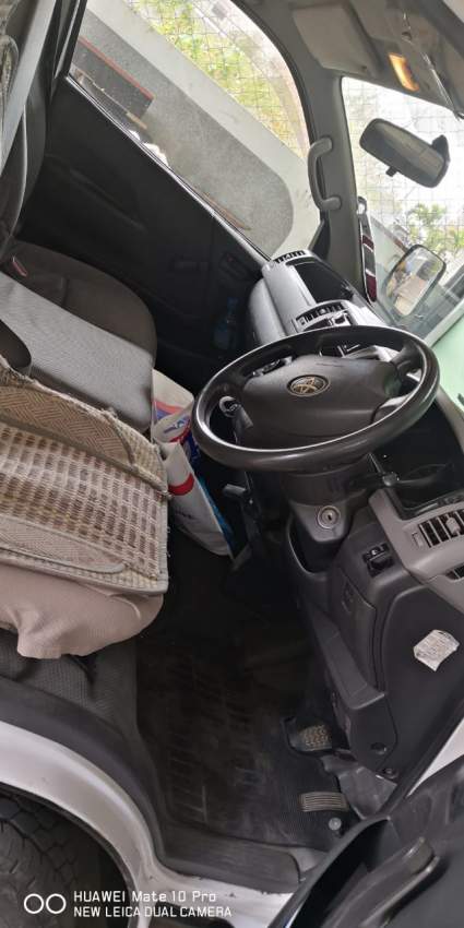 Toyota Hi ace  - 5 - Cargo Van (Delivery Van)  on Aster Vender