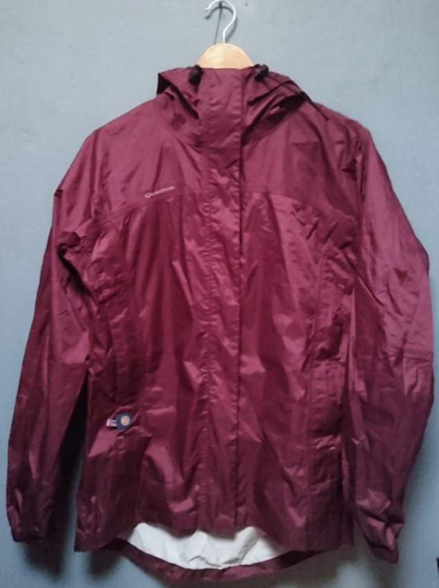 QUECHUA - RAINPROOF JACKET - SIZE L - 0 - Jackets & Coats (Men)  on Aster Vender