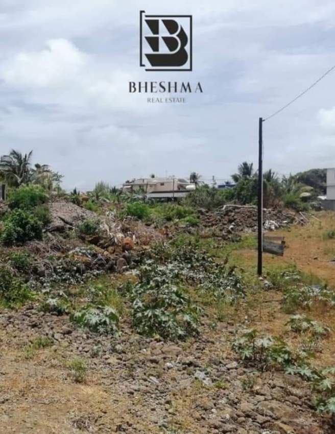 15 perches at Grand Gaube near seaside and apartment @ Rs 150,000/perc - 5 - Land  on Aster Vender