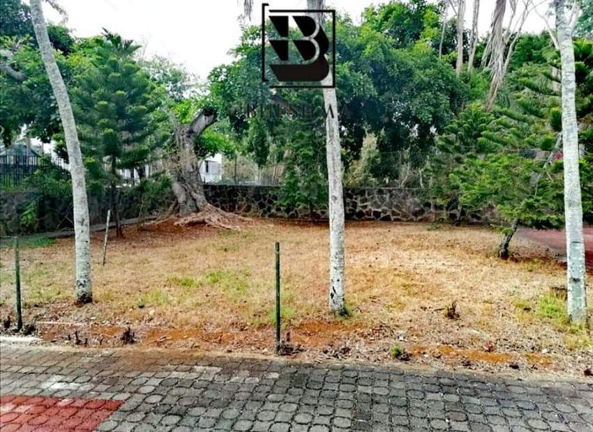 3 storey, 8 bedrooms bungalow in Mont Choisy for sale - 4 - Beach Houses  on Aster Vender