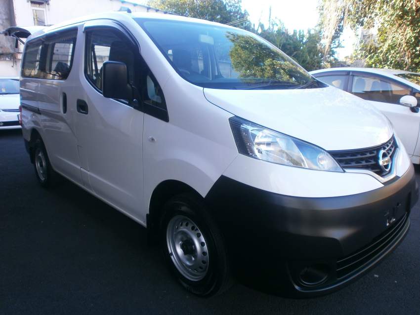 NISSAN NV 200 - 1 - Cargo Van (Delivery Van)  on Aster Vender