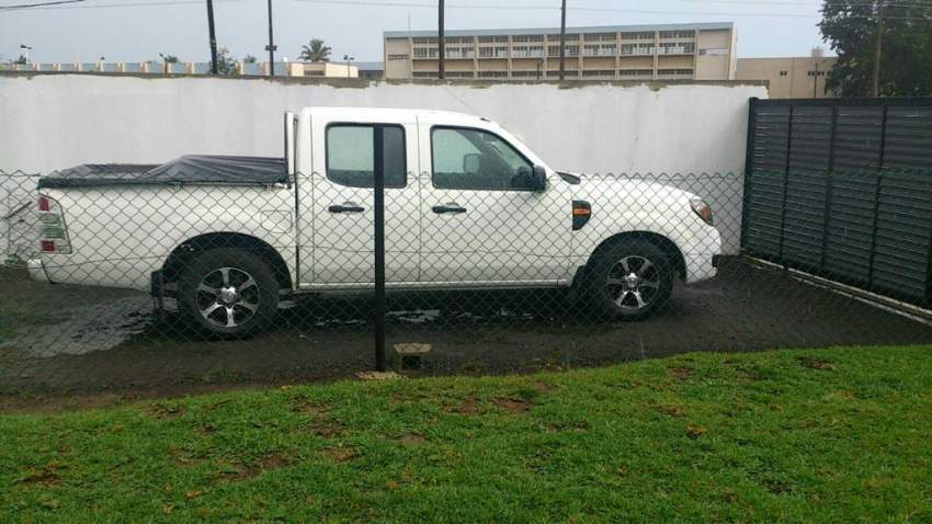 Double Cab Pick Up 4 x2 - 1 - Pickup trucks (4x4 & 4x2)  on Aster Vender