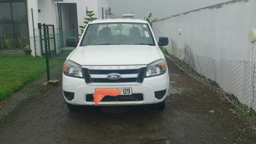 Double Cab Pick Up 4 x2 - 3 - Pickup trucks (4x4 & 4x2)  on Aster Vender