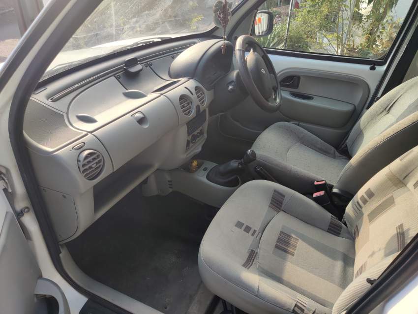 Renault Kangoo - 3 - Cargo Van (Delivery Van)  on Aster Vender