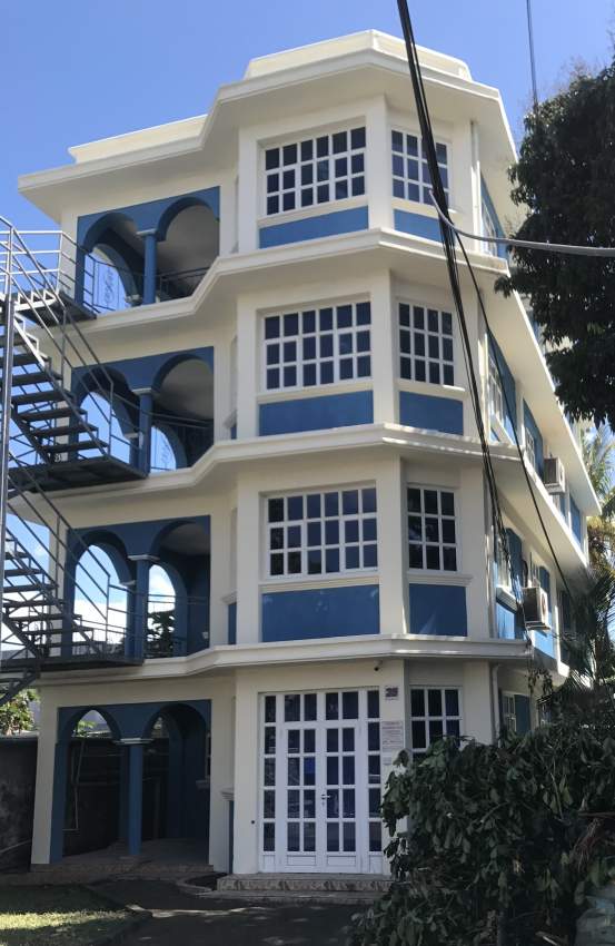 Office Space 5min only from RHIll bus/tram station on Aster Vender