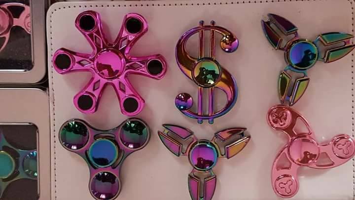 Spinner avend flacq delivery pena buku... - 0 - Fidget spinners  on Aster Vender