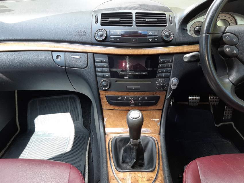Mercedes E Class E200 Kompressor Avantgarde Edition 2008 - 4 - Luxury Cars  on Aster Vender
