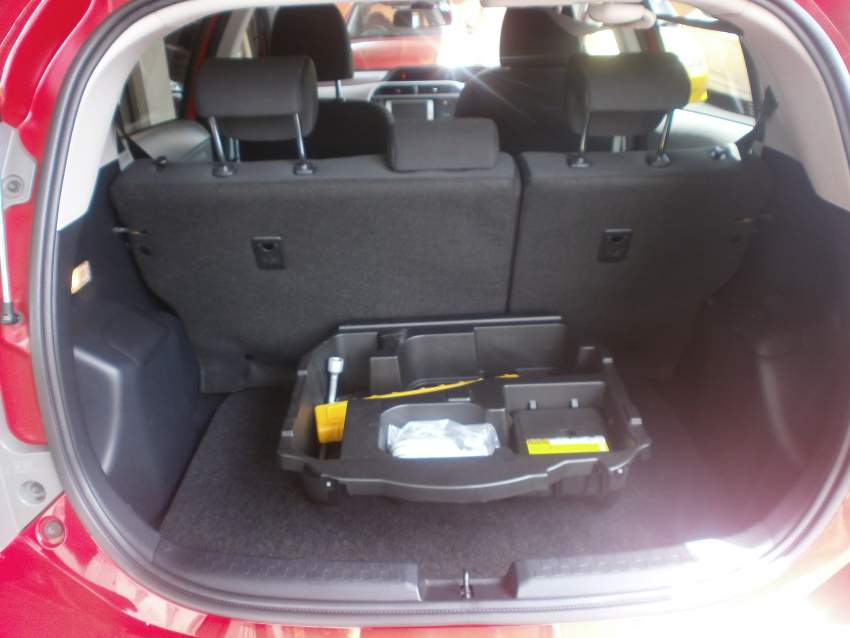 TOYOTA AQUA - 4 - Family Cars  on Aster Vender