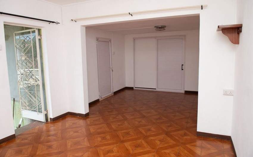 For rent unfurnished house - 4 - House  on Aster Vender