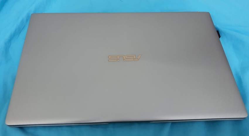ASUS Zenbook UX333F i5 laptop  - 3 - Laptop  on Aster Vender
