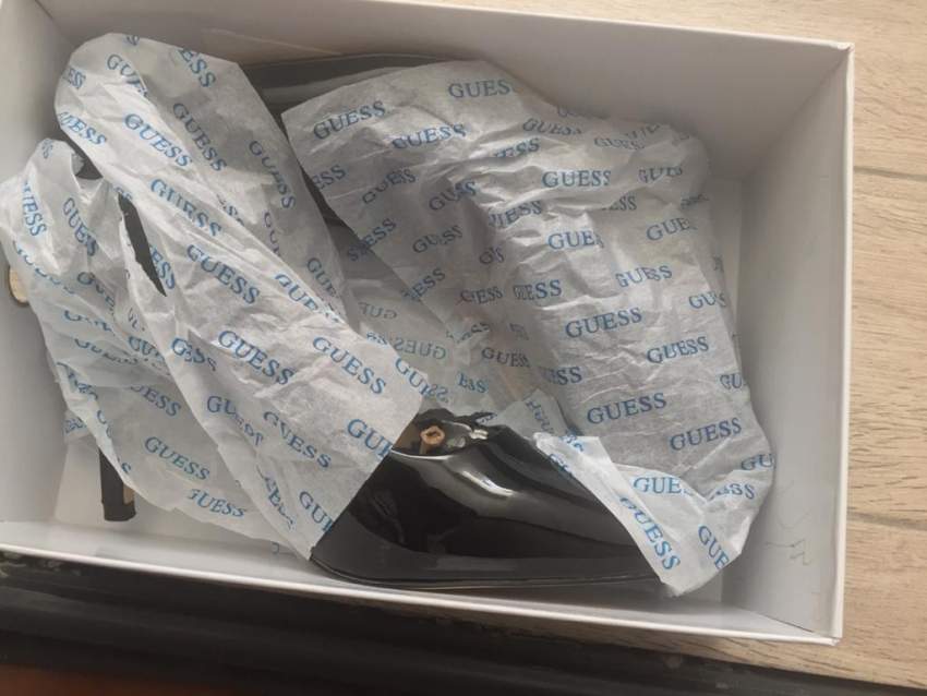 Pumps Guess Designer shoes - 4 - Classic shoes  on Aster Vender