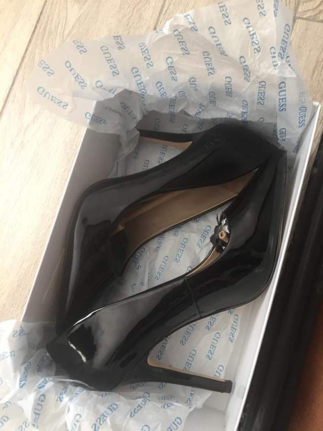 Pumps Guess Designer shoes - 3 - Classic shoes  on Aster Vender