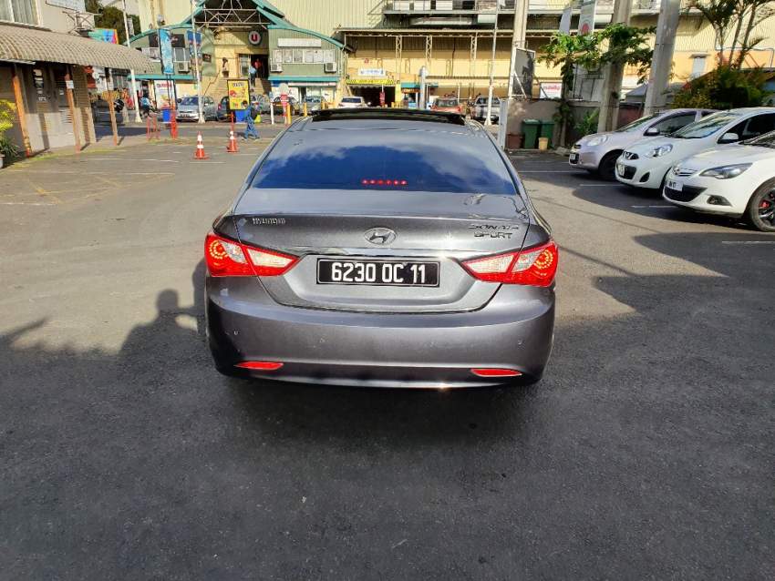 Hyundai Sonata 2011 2.4 - 1 - Luxury Cars  on Aster Vender