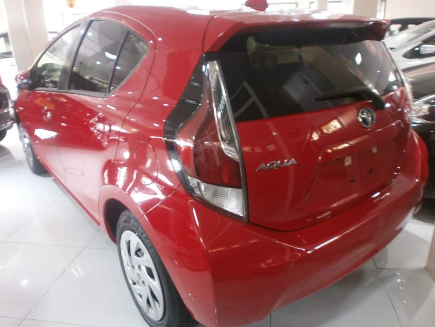 TOYOTA AQUA - 6 - Family Cars  on Aster Vender