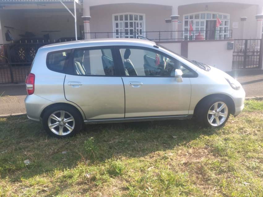 Honda fit 02 Car  - 4 - Family Cars  on Aster Vender