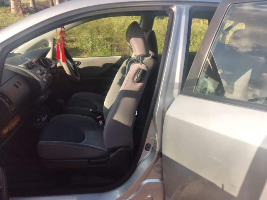 Honda fit 02 Car  - 3 - Family Cars  on Aster Vender