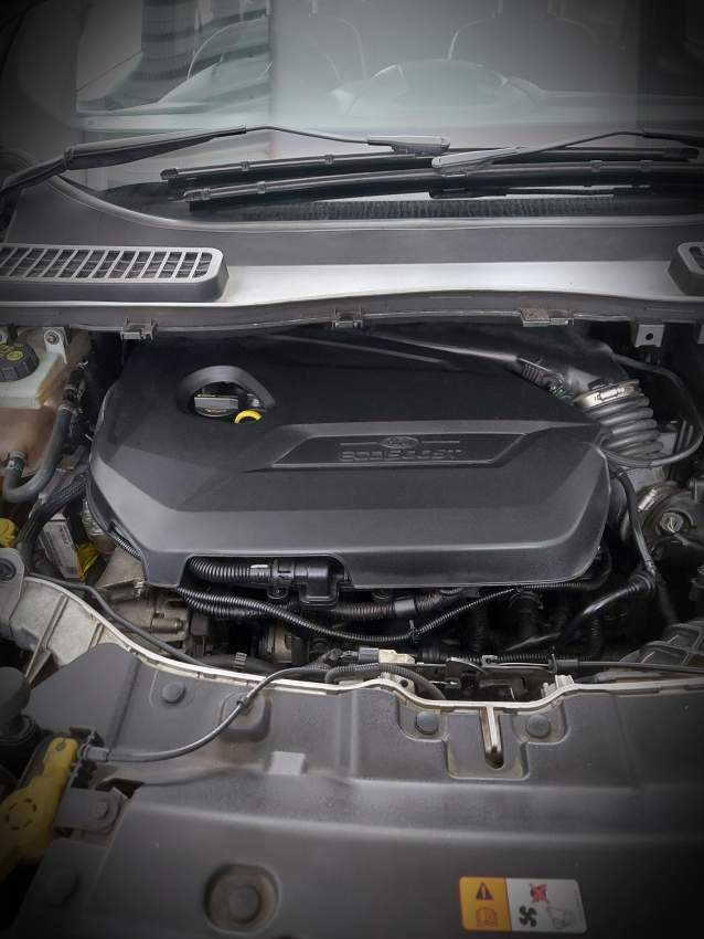 Ford Kuga Titanium 4WD - 2 - SUV Cars  on Aster Vender