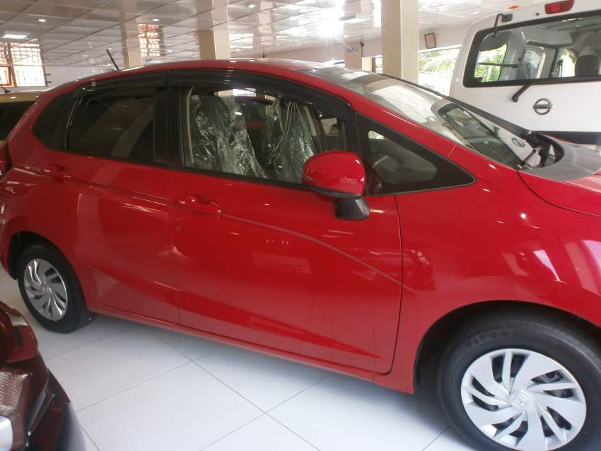 HONDA FIT - 2 - Family Cars  on Aster Vender