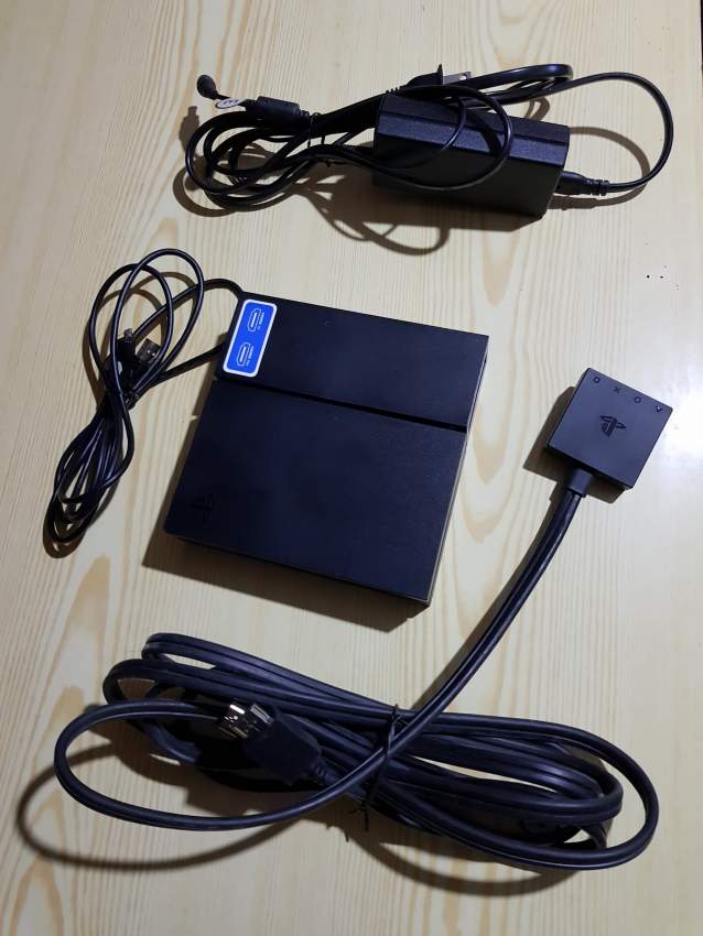 PSVR Original Model - 2 - PlayStation 4 (PS4)  on Aster Vender