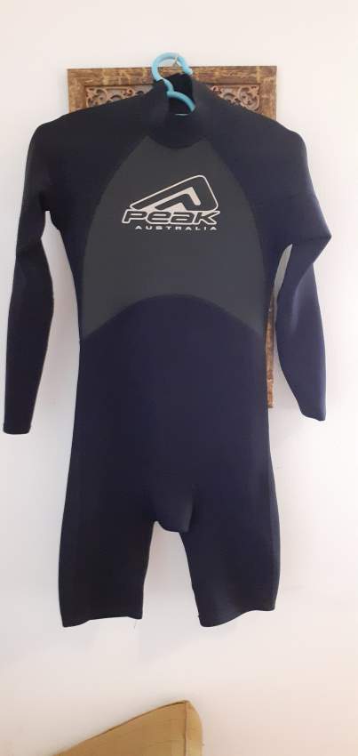 Peak wetsuit for sale  on Aster Vender
