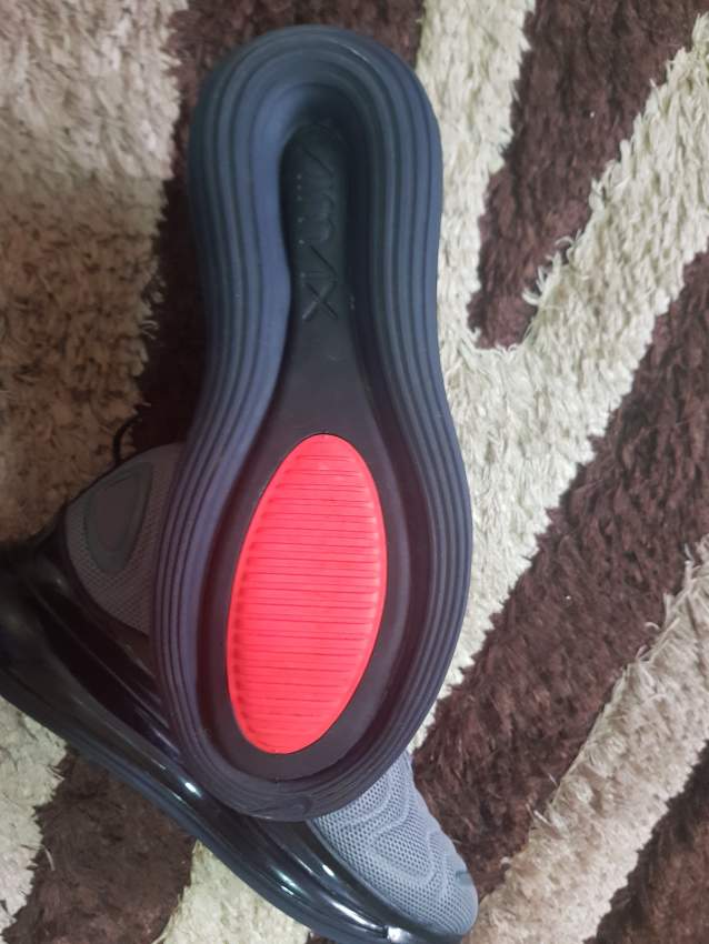 ORIGINAL AIR MAX 720 JUNIOR GREY USED ONLY ONCE - 7 - Sports shoes  on Aster Vender