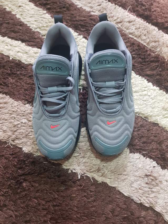 ORIGINAL AIR MAX 720 JUNIOR GREY USED ONLY ONCE - 0 - Sports shoes  on Aster Vender
