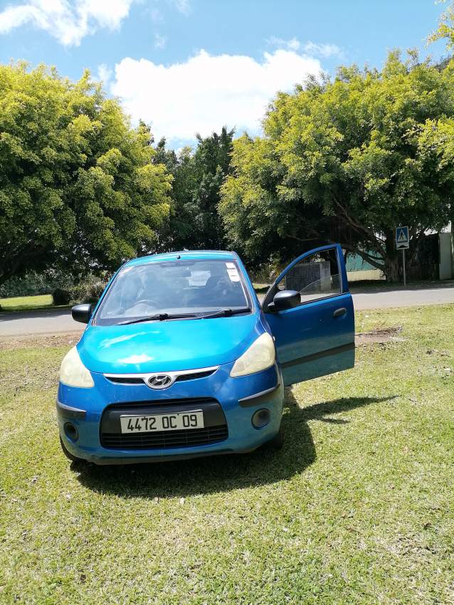 Hyundai i10 - 2 - Family Cars  on Aster Vender