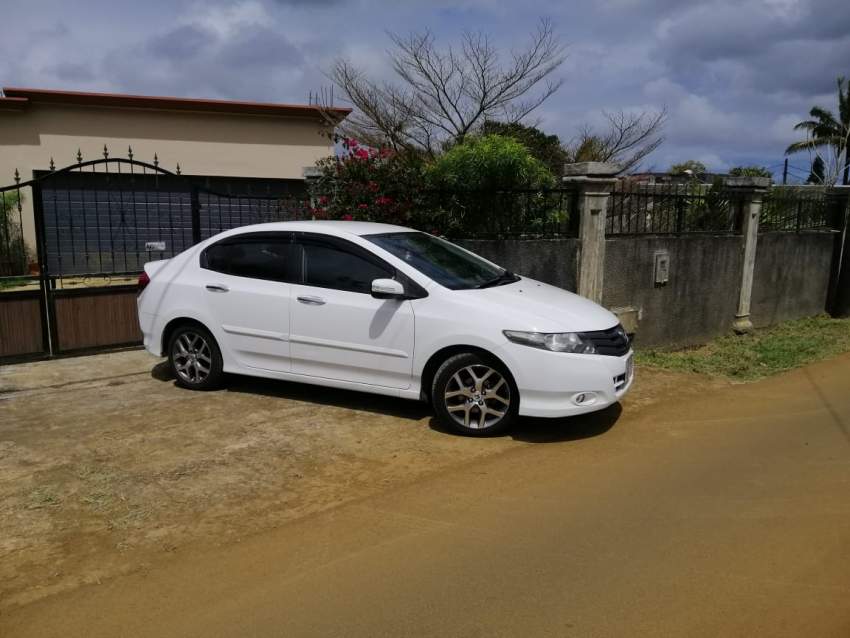 Honda Car - 4 - Family Cars  on Aster Vender