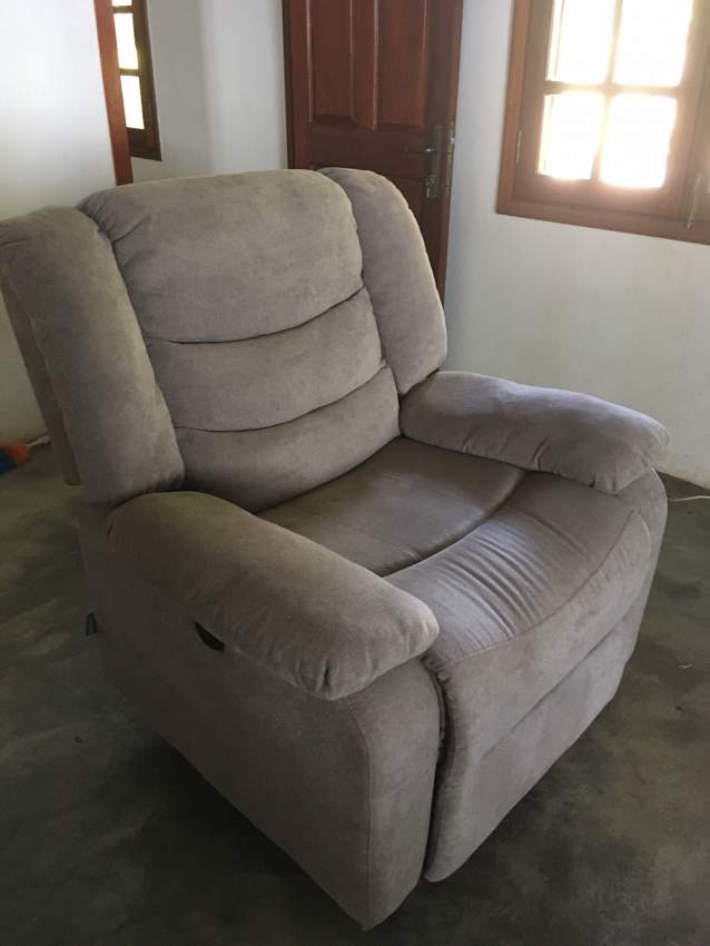 FAUTEUIL ELECTRIQUE - ELECTRICAL CHAIR - 1 - Chairs  on Aster Vender