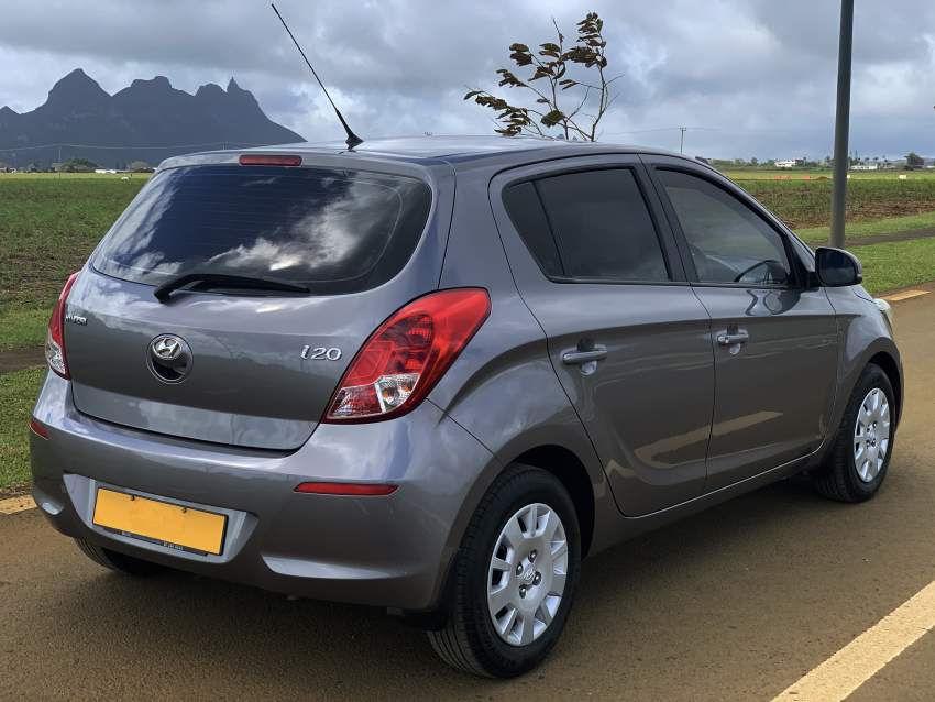 Hyundai i20 Sep 2013 - 2 - Compact cars  on Aster Vender