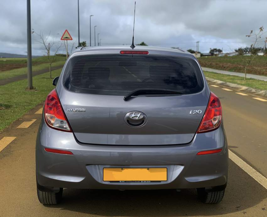 Hyundai i20 Sep 2013 - 3 - Compact cars  on Aster Vender