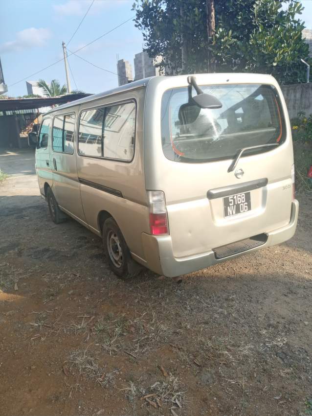 Mini bus - 1 - Other Industrial Vehicles  on Aster Vender