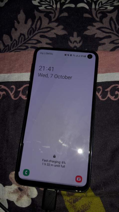 Samsung galaxy S10E - 128GB on Aster Vender
