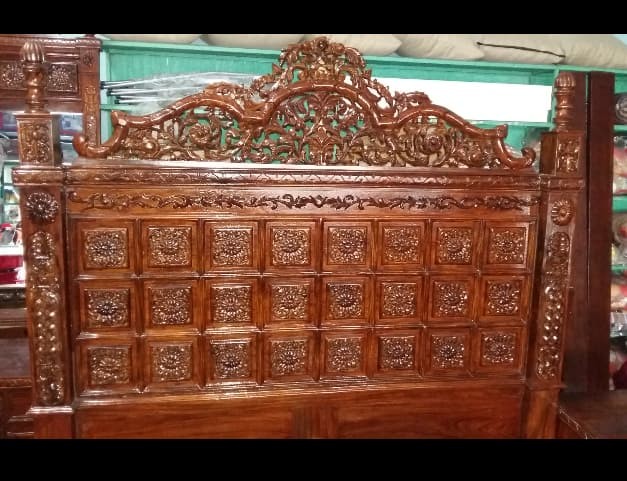 Kingsize Bed with 2 side table + dressing table with puff.  - 3 - Bedroom Furnitures  on Aster Vender