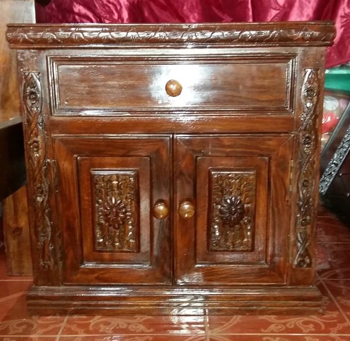 Kingsize Bed with 2 side table + dressing table with puff.  - 2 - Bedroom Furnitures  on Aster Vender