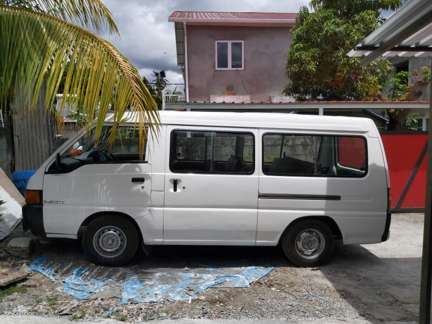 Van Mitsubishi L300 - 0 - Passenger Van  on Aster Vender