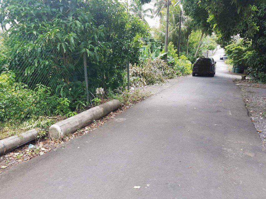 For sale a residential land of an extent of 10.50 perches  - 1 - House  on Aster Vender