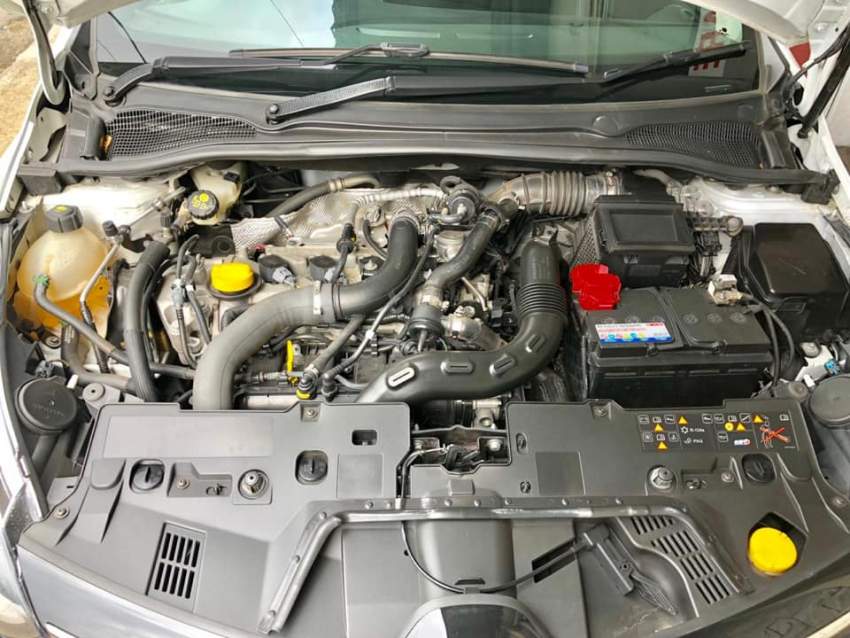 Clio 2017 1.2 turbo 67000Km très bon état  - 3 - Family Cars  on Aster Vender