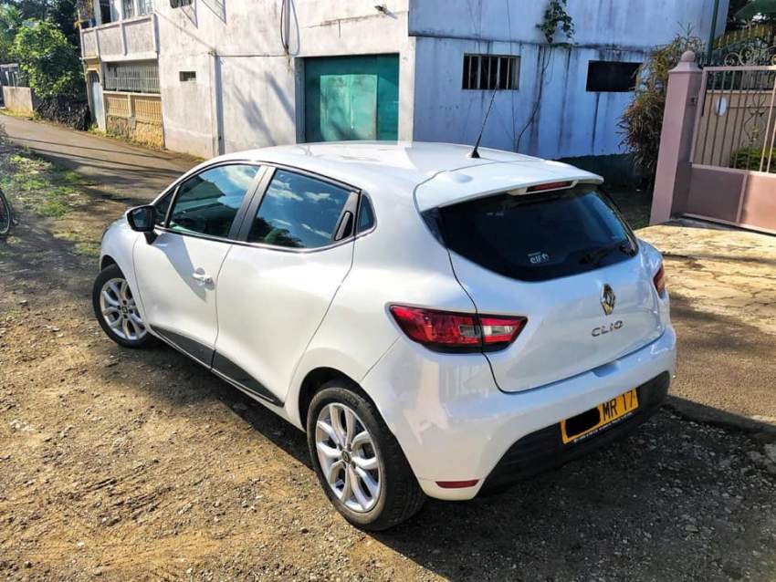 Clio 2017 1.2 turbo 67000Km très bon état  - 0 - Family Cars  on Aster Vender