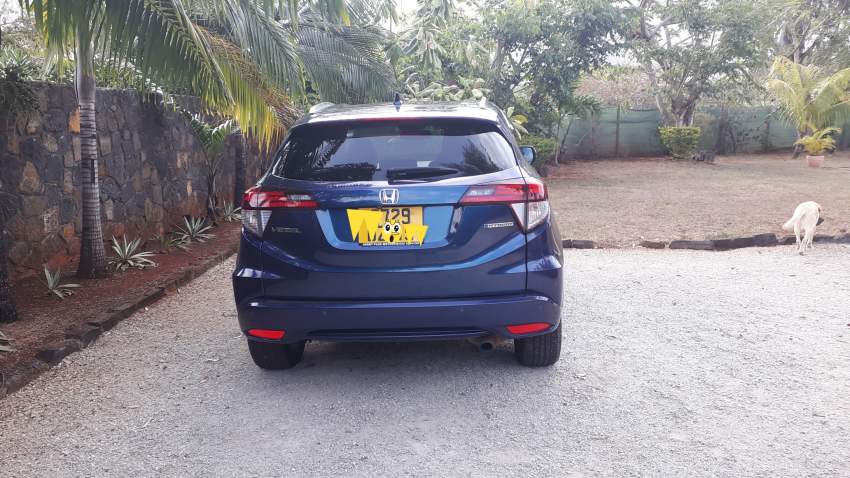 Honda Vezel  Hybrid 2015 is for Sale! - 2 - SUV Cars  on Aster Vender