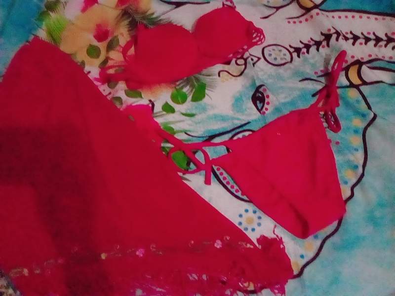 Pareos , bikinis on Aster Vender