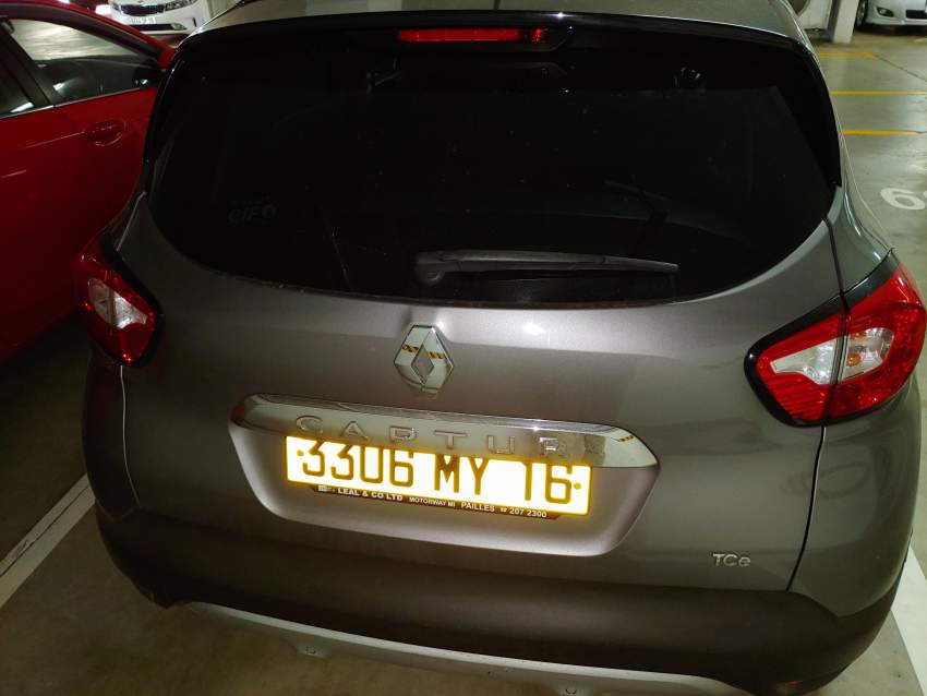 Renault Captur  - 2 - SUV Cars  on Aster Vender