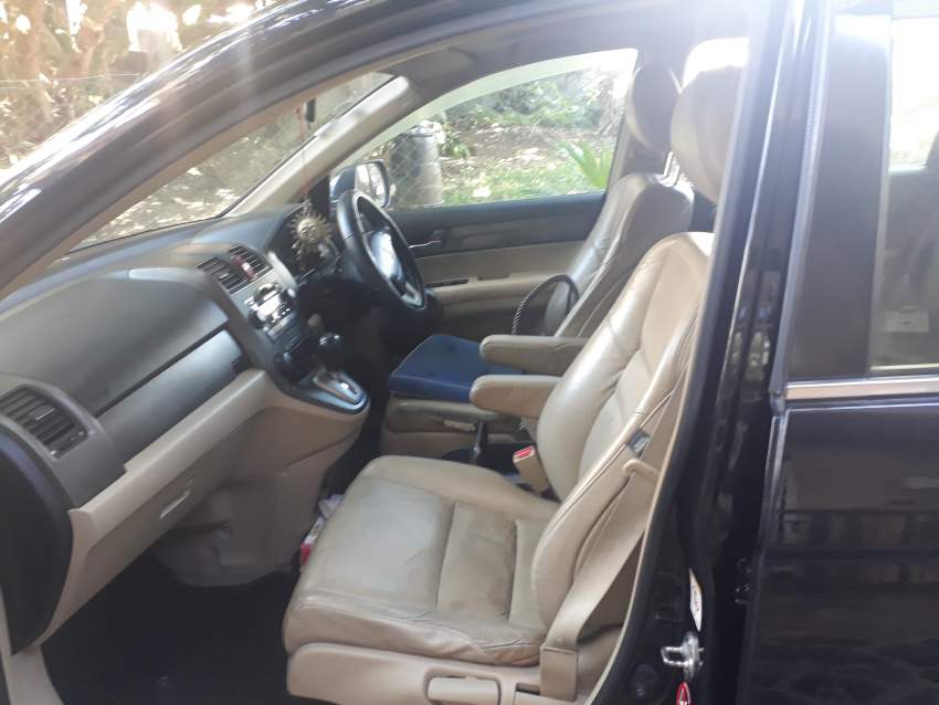 HONDA CRV-SUV - 3 - SUV Cars  on Aster Vender