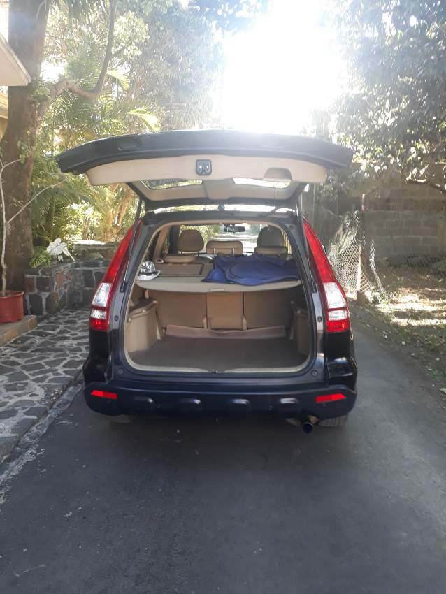 HONDA CRV-SUV - 7 - SUV Cars  on Aster Vender