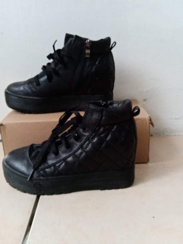 black boots - 1 - Boots  on Aster Vender