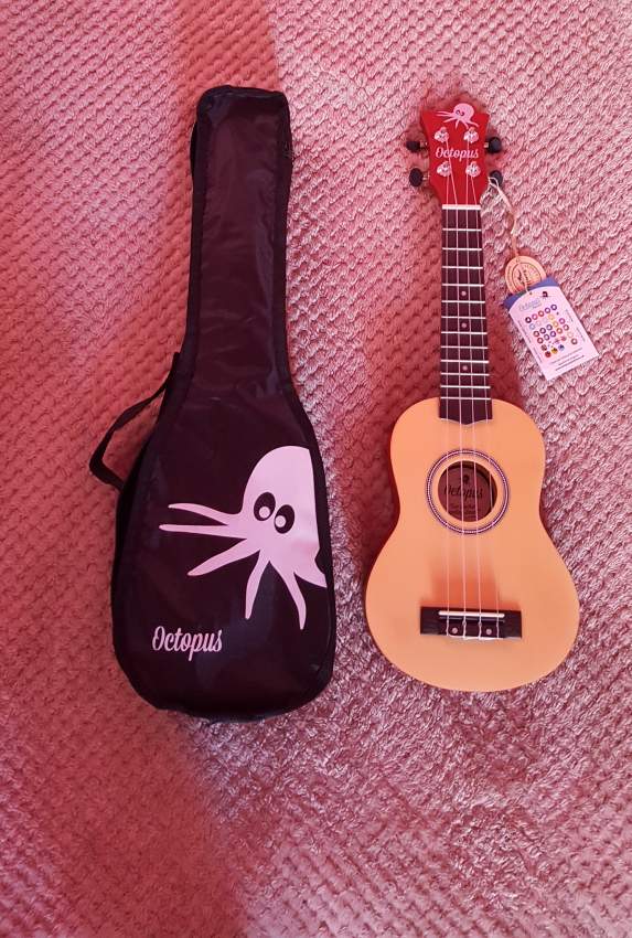 Ukulele - 0 - Accoustic guitar  on Aster Vender