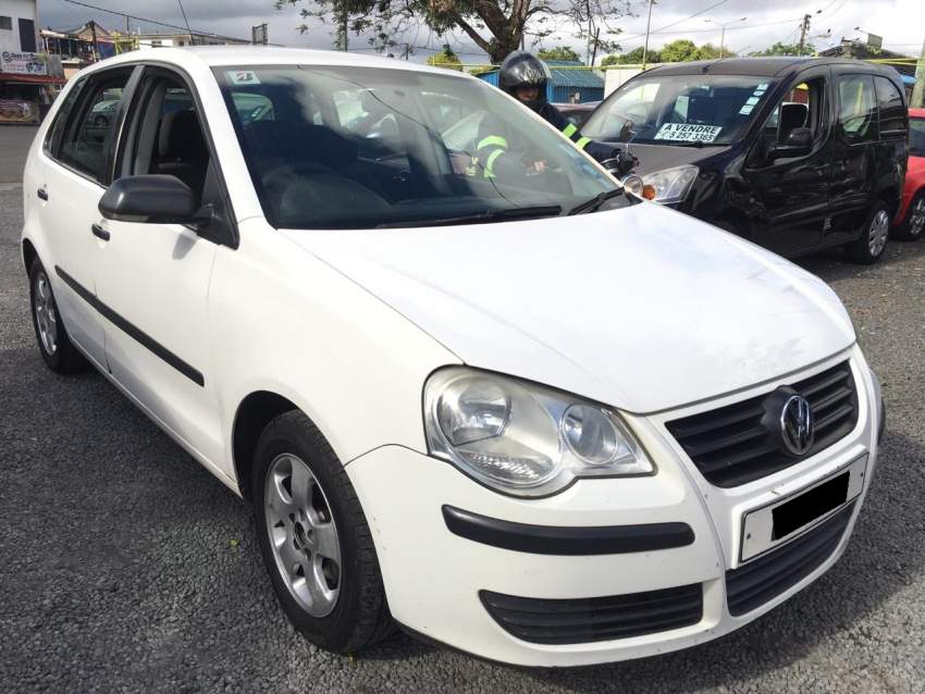 Volkswagen pollo Year 09 - 7 - Compact cars  on Aster Vender