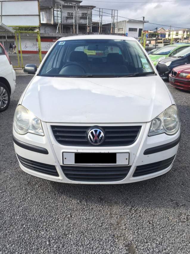 Volkswagen pollo Year 09 - 8 - Compact cars  on Aster Vender
